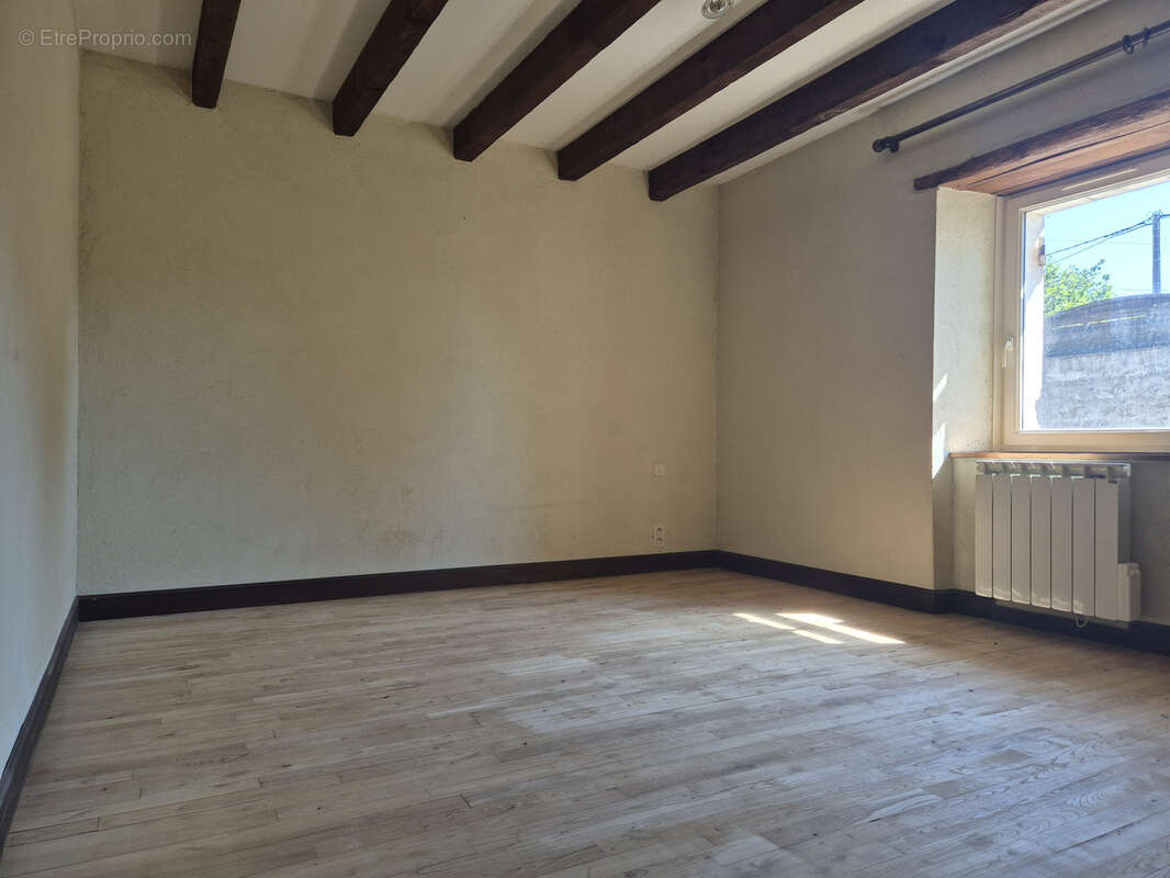Maison à BOURDEILLES