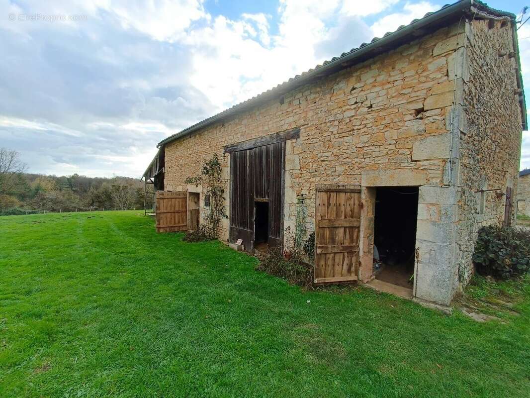 Maison à NANTEUIL-EN-VALLEE