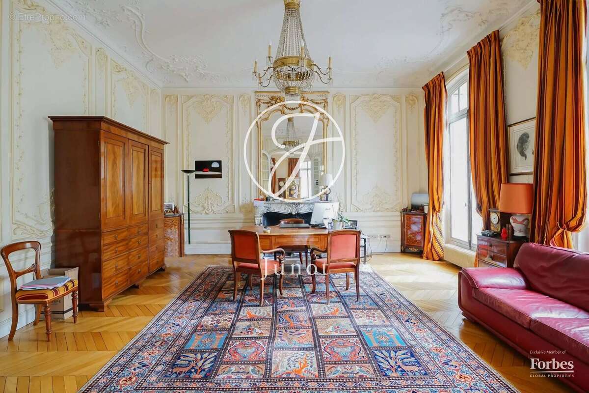 Paris 16e - IENA /  PLACE DES ETATS-UNIS -  Appartement mixte à vendre - 18 pièces - 452,64m² Carrez. - photo 4