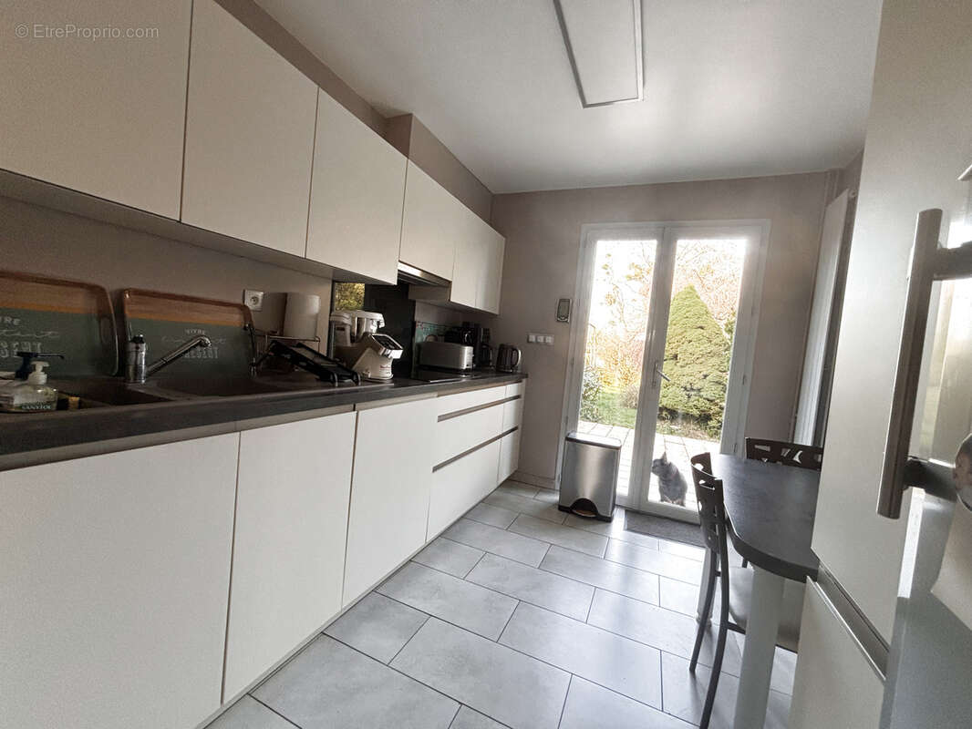 Maison à MARLY-LA-VILLE