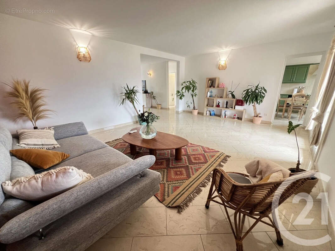 Appartement 140 m² à Saint-Florent  - photo 4