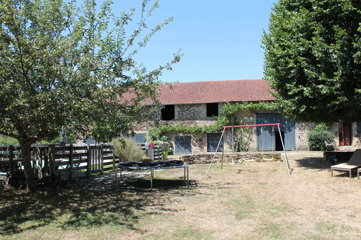 Fermette rénovée avec gites et piscine . - photo 6