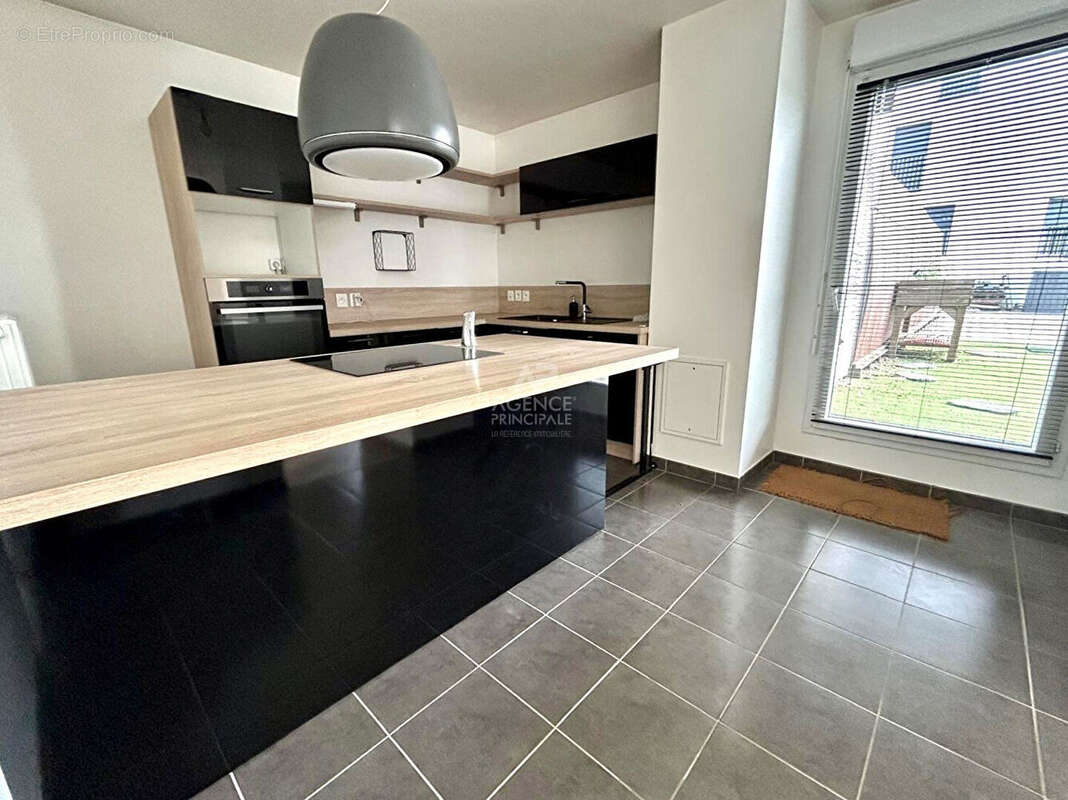 Appartement Carrieres Sous Poissy 5 pièce(s) 103 m2 - photo 3