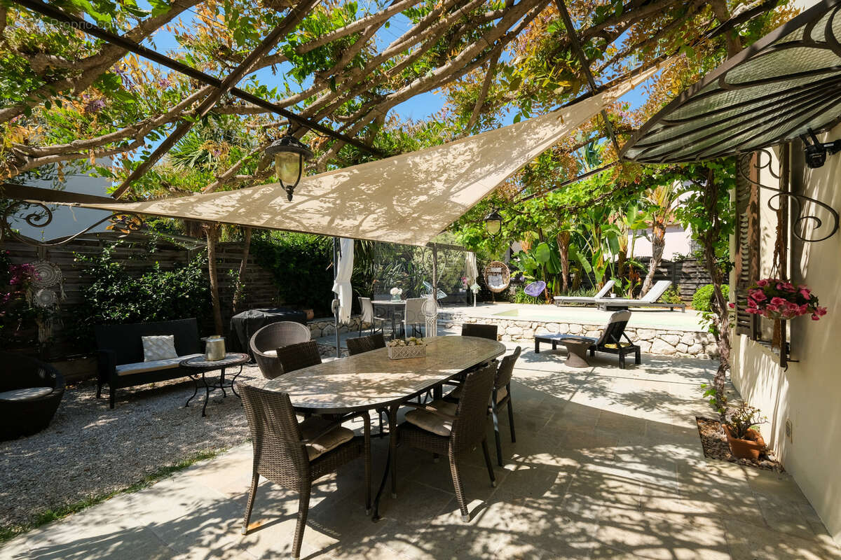 CHARME et CALME ABSOLU - MAISON 156m2 - Saint-Laurent-du-Var - photo 5