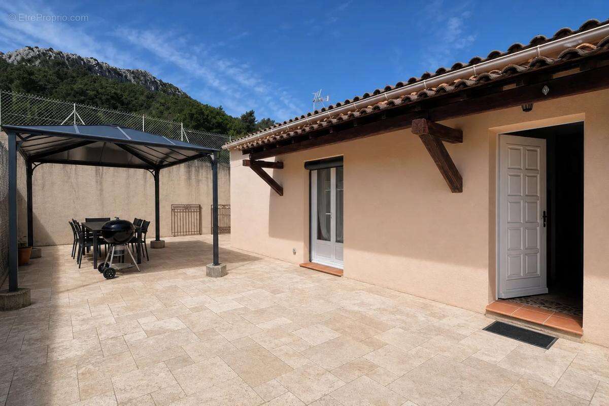 Maison à SAINT-SAVOURNIN