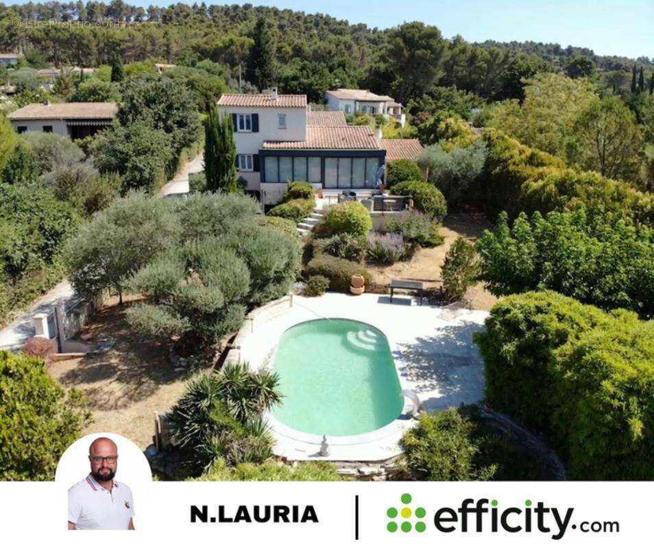 Maison à VILLELAURE