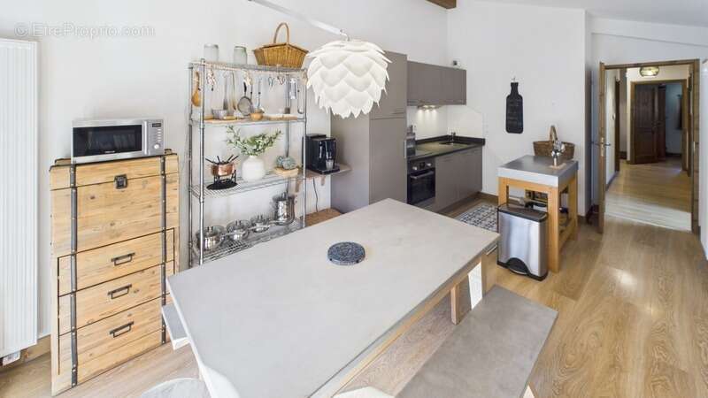 Appartement à MORILLON