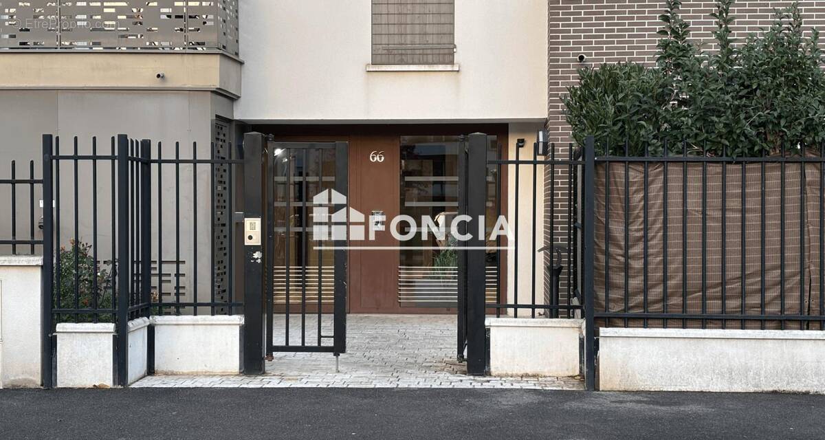 Appartement à FLEURY-MEROGIS