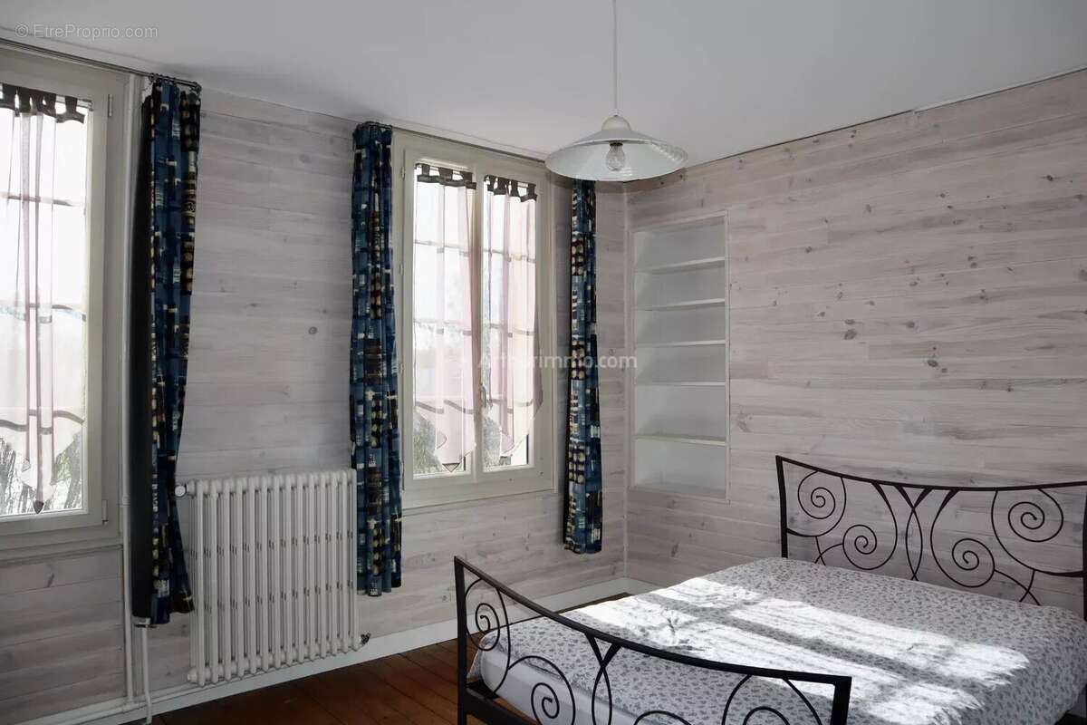 Maison à LA CHARTRE-SUR-LE-LOIR