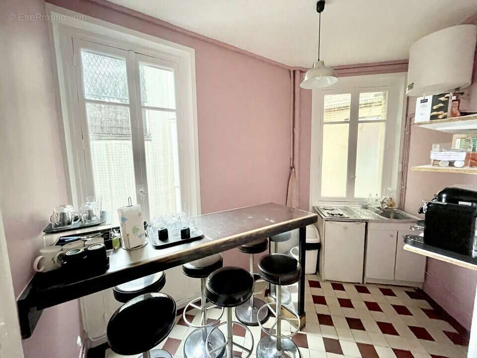 Commerce à PARIS-17E