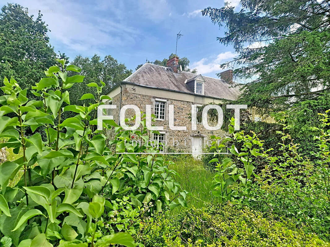 Maison à FEUGERES