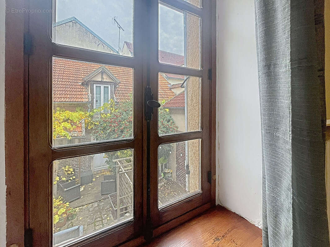 Appartement à NEAUPHLE-LE-CHATEAU