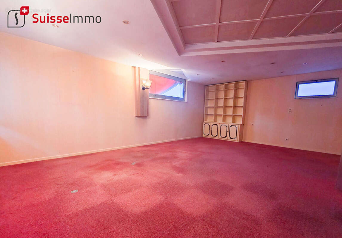 Commerce à PONT-DE-ROIDE