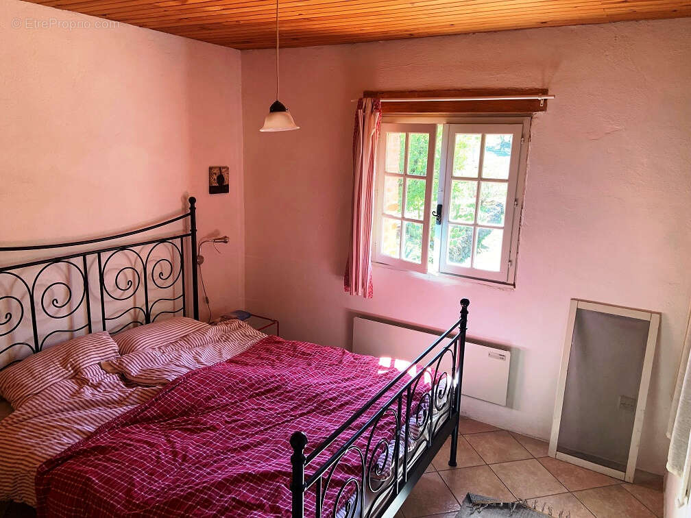 Maison en pierre 110 m2 avec vue panoramique sur 1,1 ha - photo 14