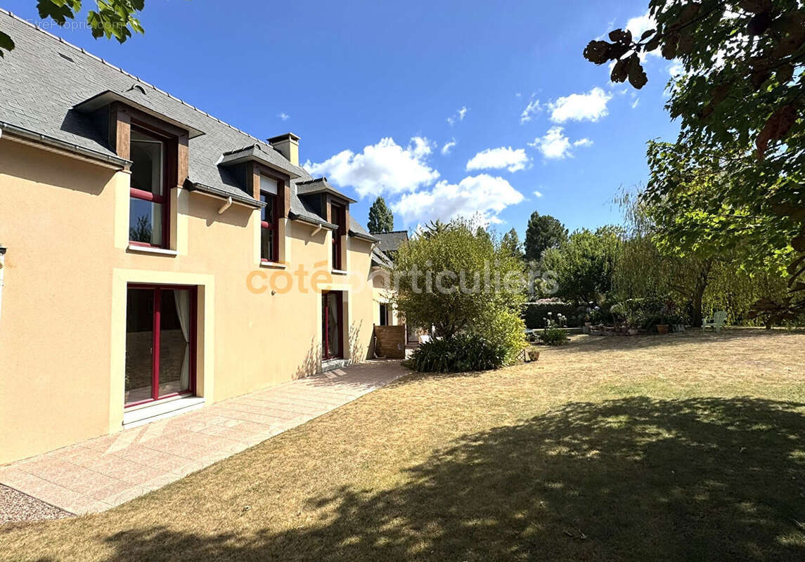 Saint-Malo, maison familiale de 198 m², grand jardin au calme et sans vis-à-vis. - photo 10