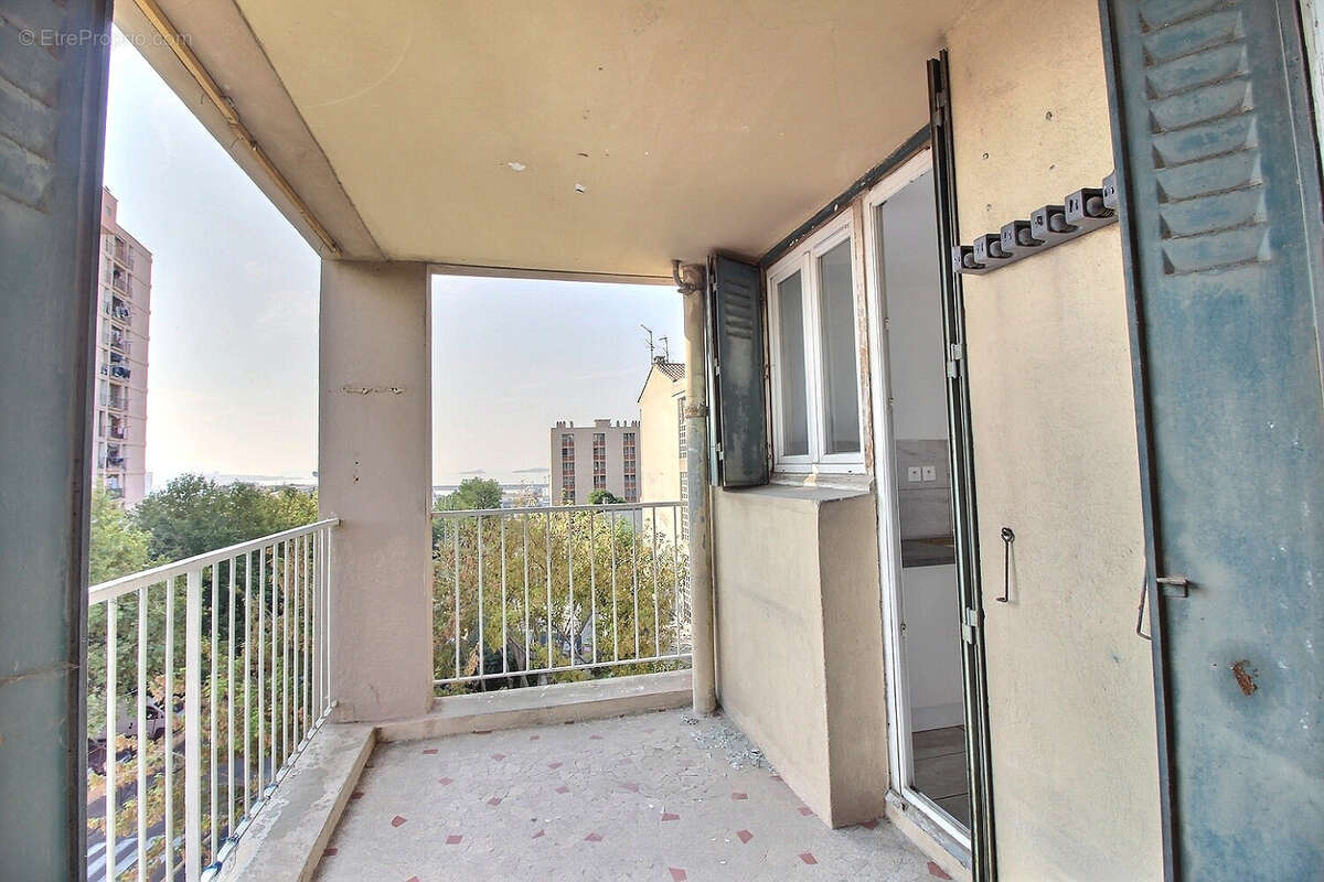 Appartement à MARSEILLE-15E