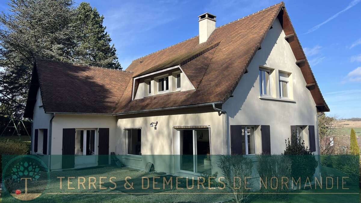 Maison à PONTS-ET-MARAIS