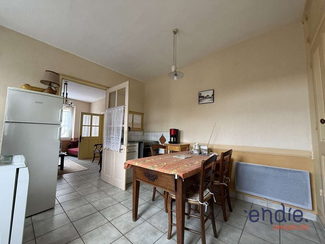 Maison à MONETAY-SUR-LOIRE