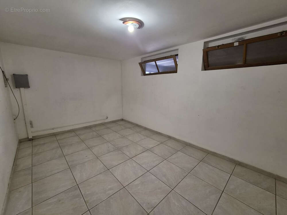 Maison 4 pièces de 91 m2 avec sous-sol complet   Le Péage-de-Roussillon   Proche gare - photo 14