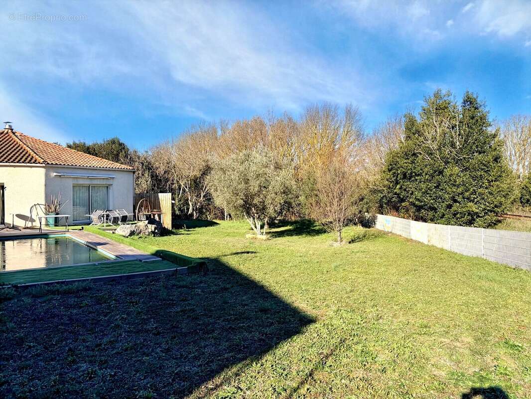 Maison Hexagonale Exceptionnelle à Proximité de Carcassonne - photo 2