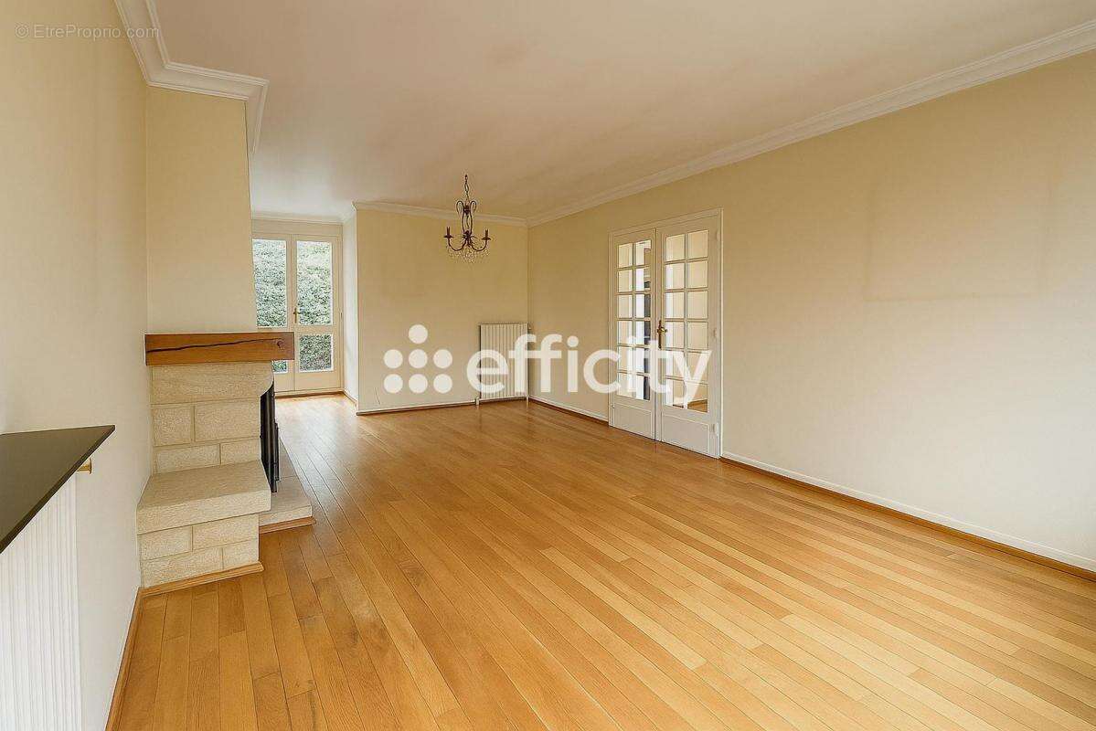 Maison à DAMMARIE-LES-LYS