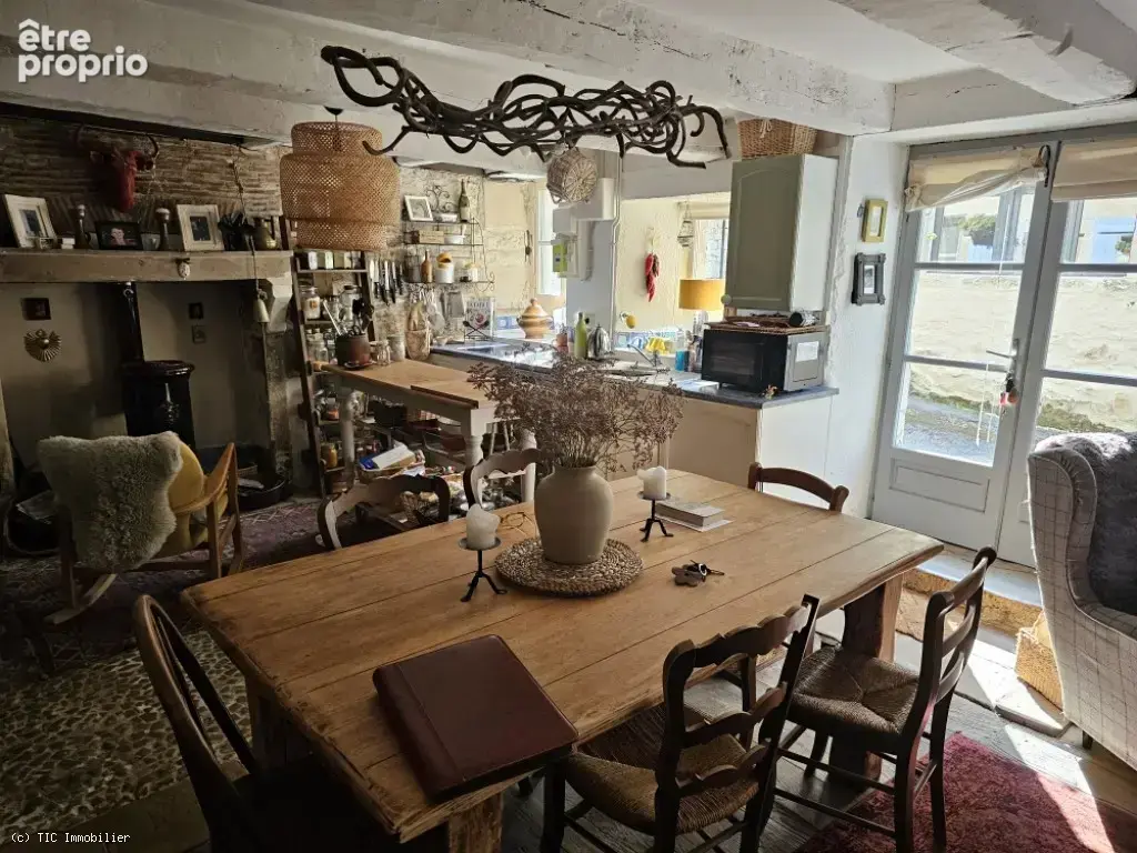 Belle maison en pierre au cœur du village pittoresque de Nanteuil-en-Vallée - photo 4