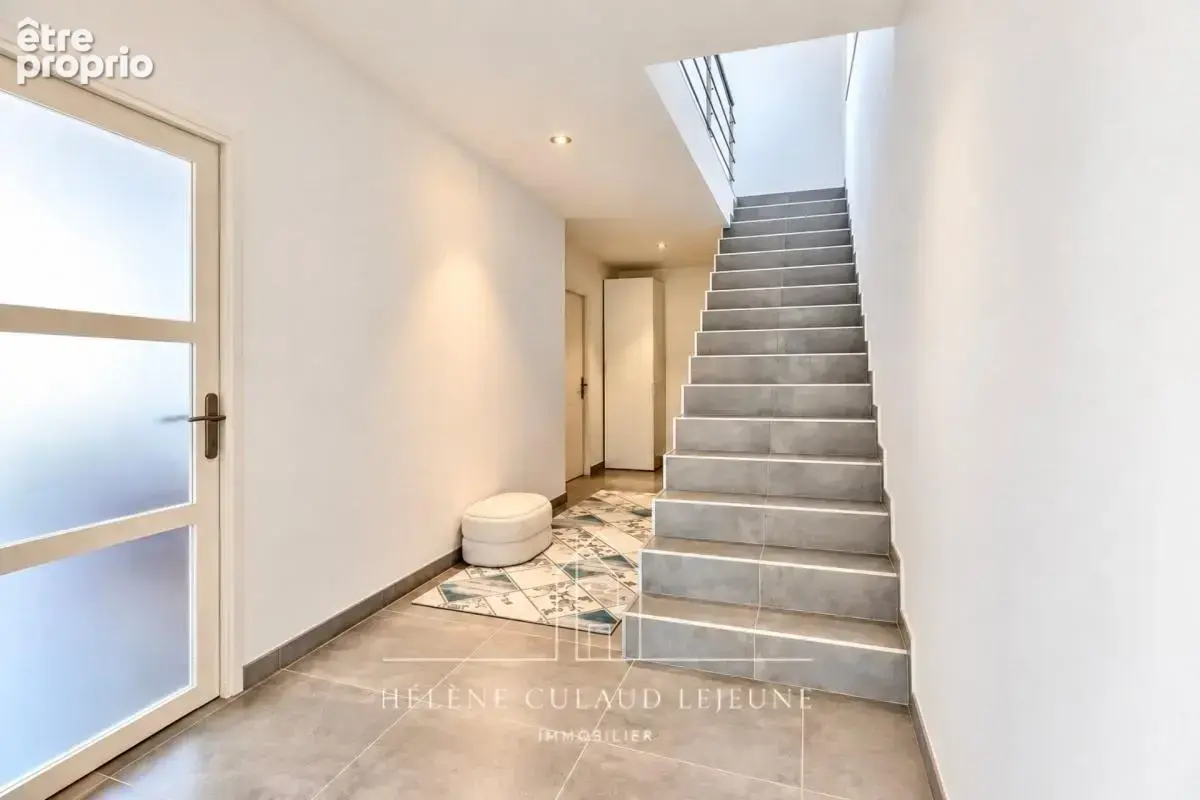 Maison contemporaine - 160 m² - saint ave - photo 12