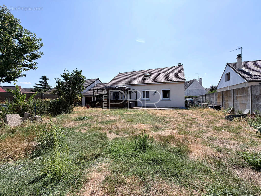 Maison T7 avec garage et jardin - photo 14