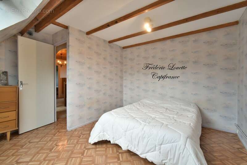 Maison à MONTMORT-LUCY