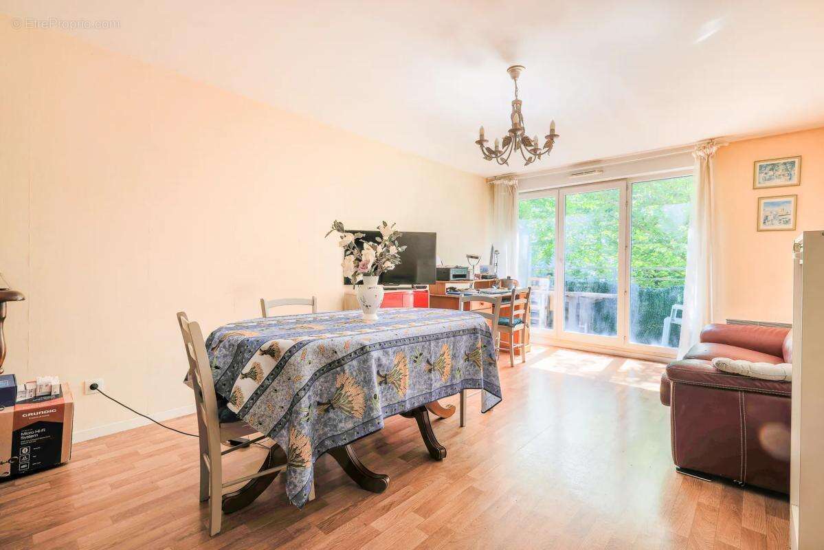 Appartement à CHOISY-LE-ROI