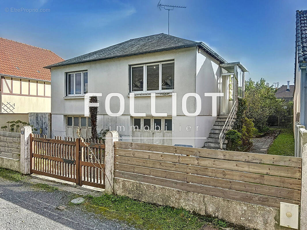 Maison à AGON-COUTAINVILLE