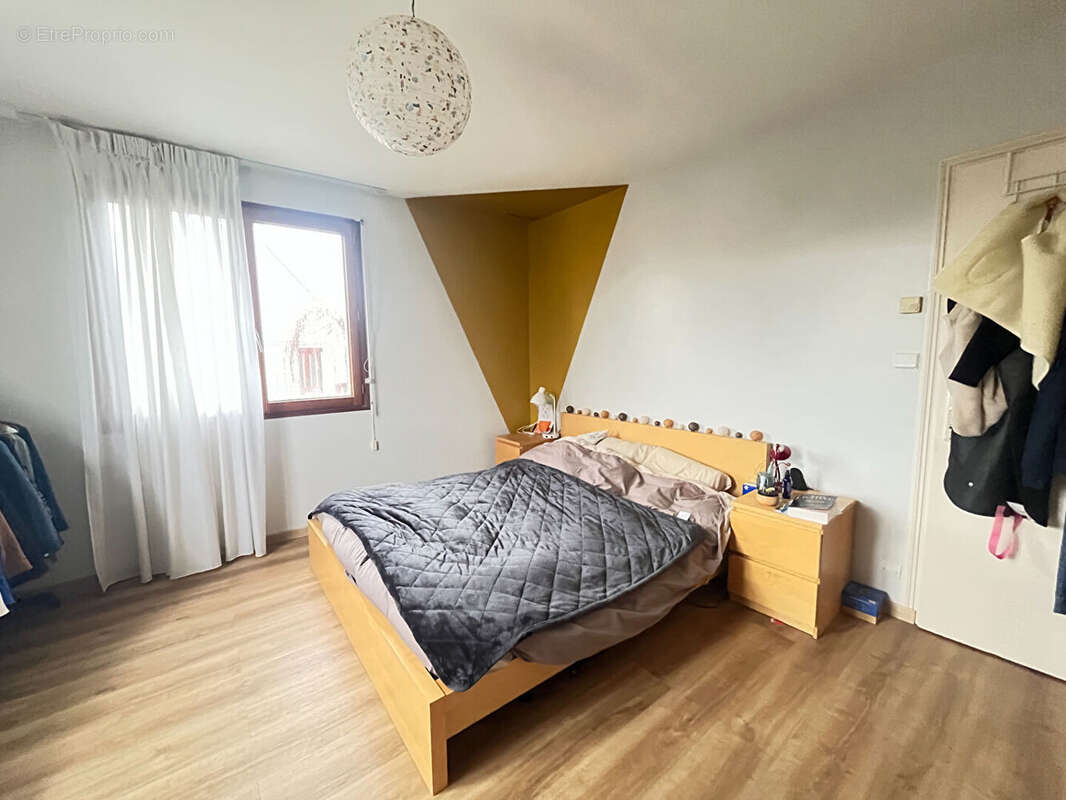 Maison à ARGENTRE-DU-PLESSIS