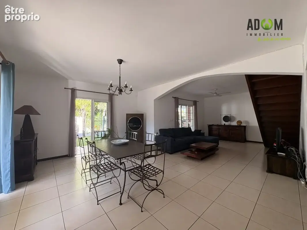 Maison 7 pièces 210 m² à vendre à Saint-Pierre (97410) - photo 5