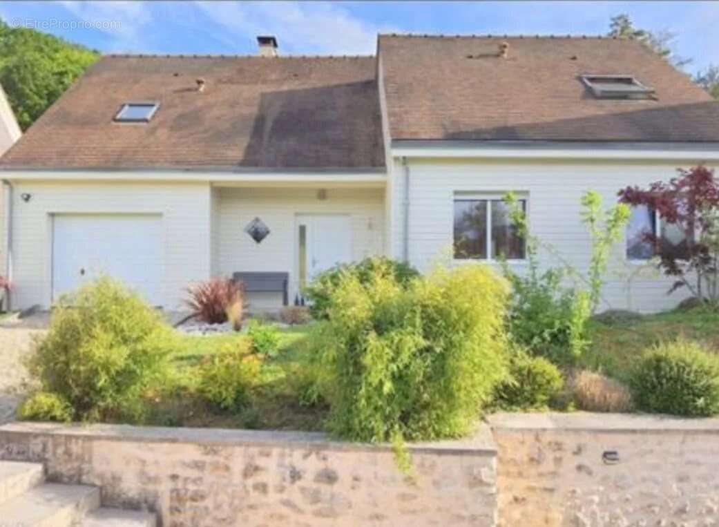 Maison à DORMELLES