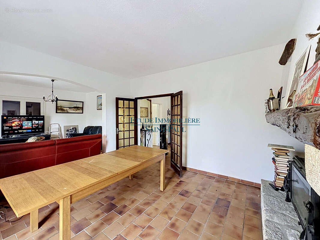 Maison 193 m² à Saint-Clement-De-Riviere  - photo 8
