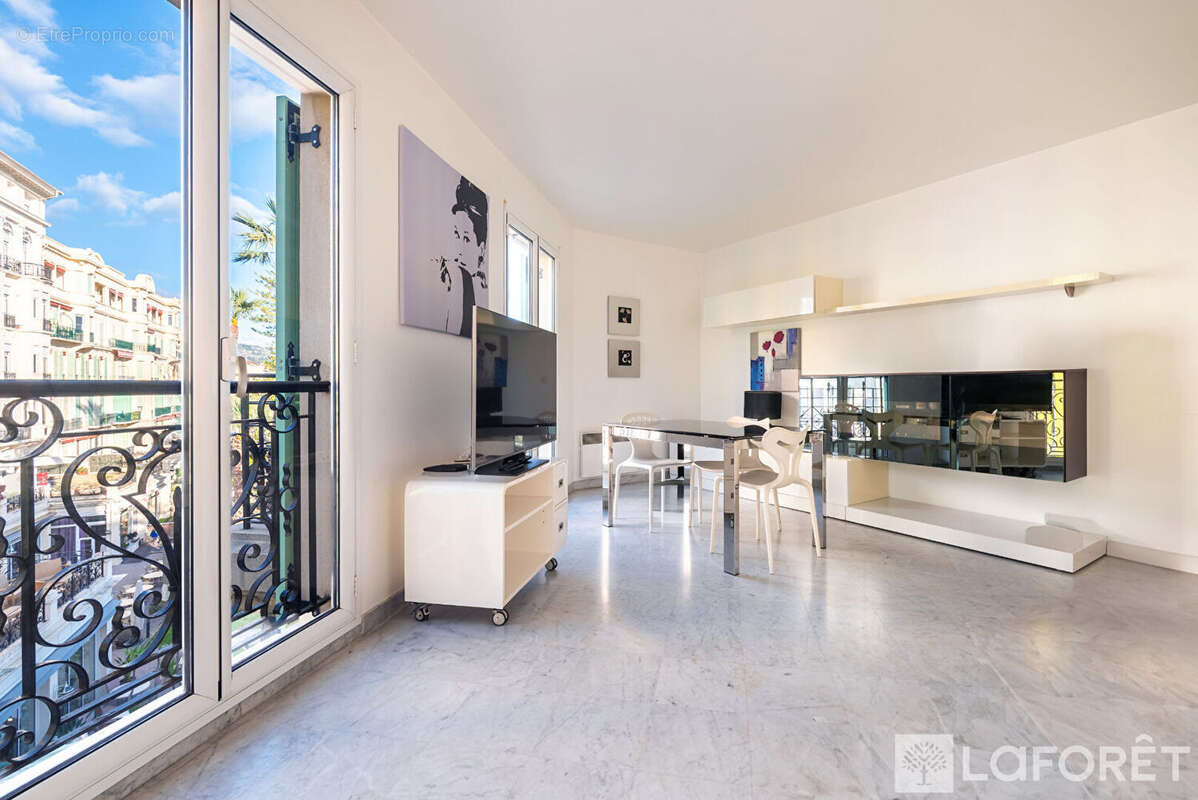 Menton  centre ville - 2 pièces 52 m2 - vue mer - photo 3