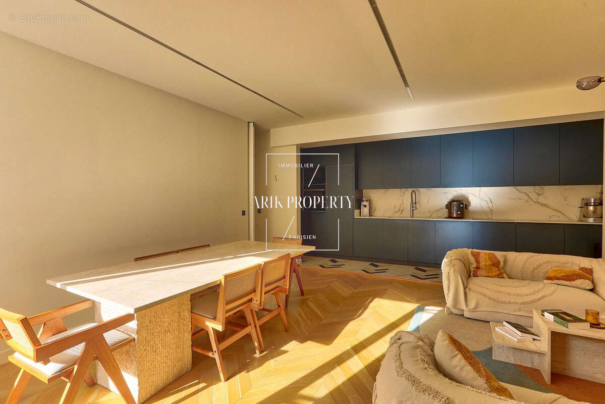 Appartement à PARIS-17E