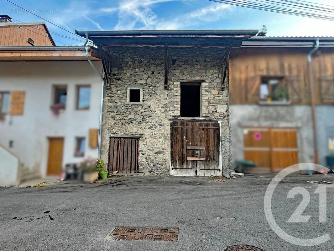 Maison à ALLINGES