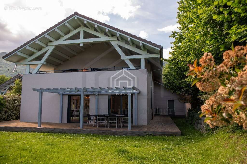 Maison à DIVONNE-LES-BAINS