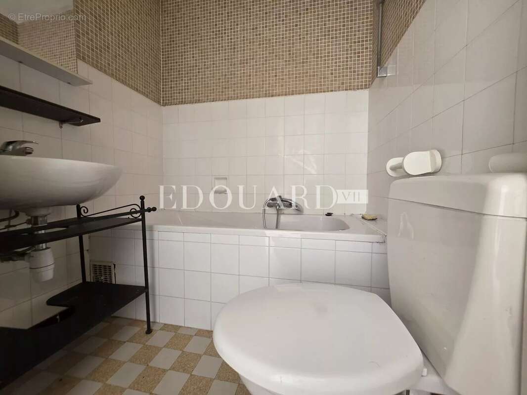Appartement à ROQUEBRUNE-CAP-MARTIN