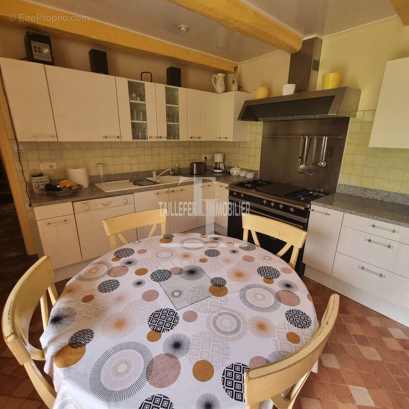 Maison à SAINT-ASTIER