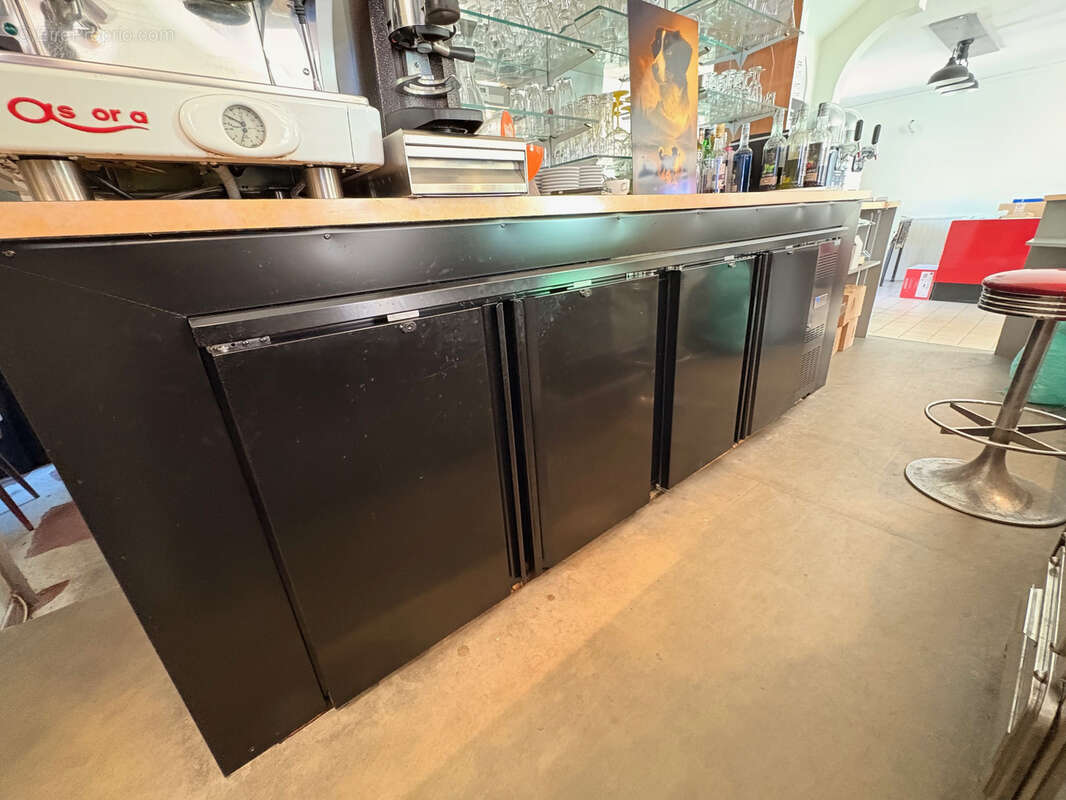 Commerce à LE BREIL-SUR-MERIZE