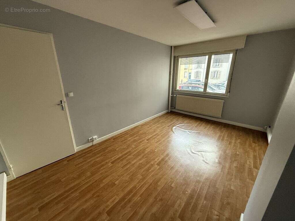 Commerce à REMIREMONT