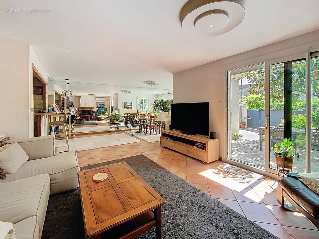 Maison à SAINT-MAUR-DES-FOSSES