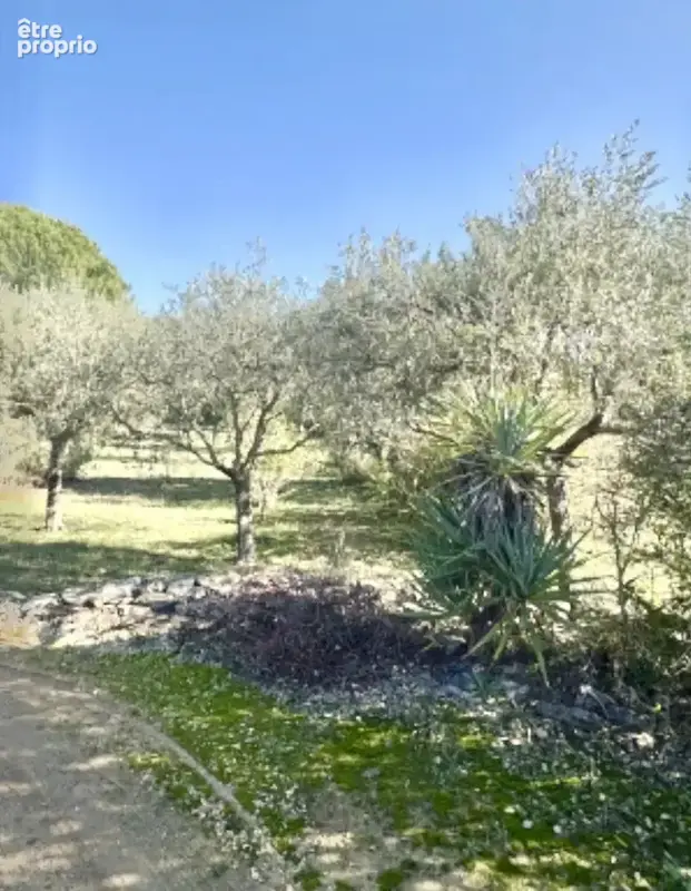 Photo Terrain à Le Val au prix de 129 000€