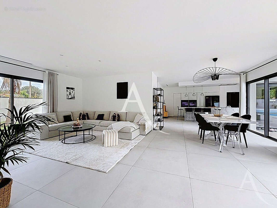 Maison Longages - 8 pièces 200 m2 - photo 4