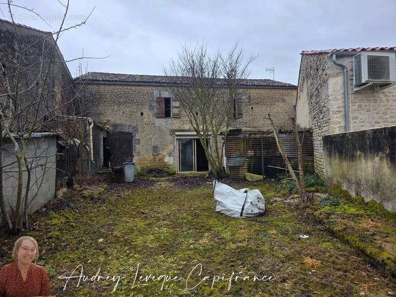 Maison à BERNAY-SAINT-MARTIN