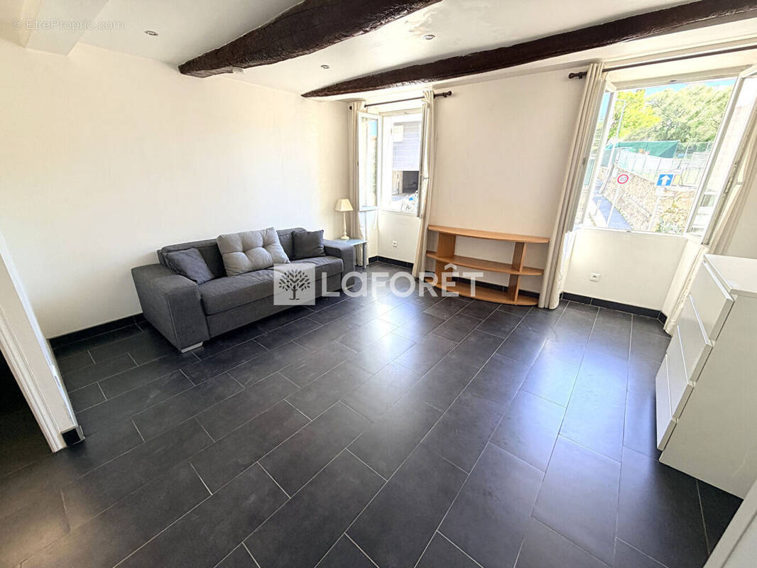 Appartement à VALLAURIS