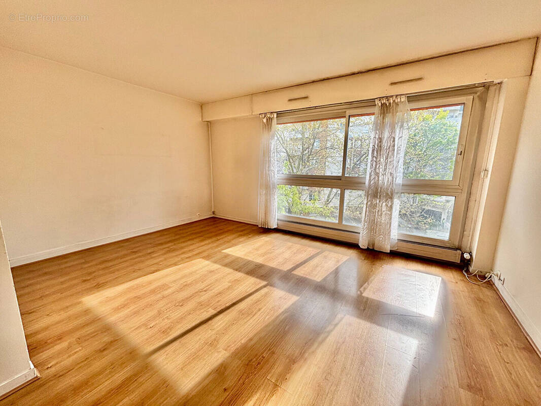 Appartement à PARIS-10E