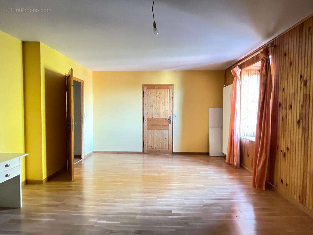 Maison à CONTREXEVILLE